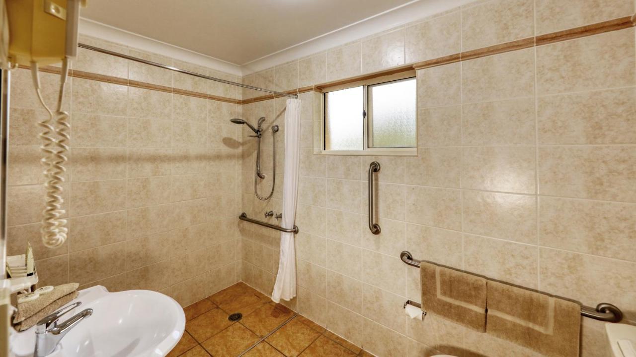 Edward Parry Motel And Apartments Tamworth Bagian luar foto