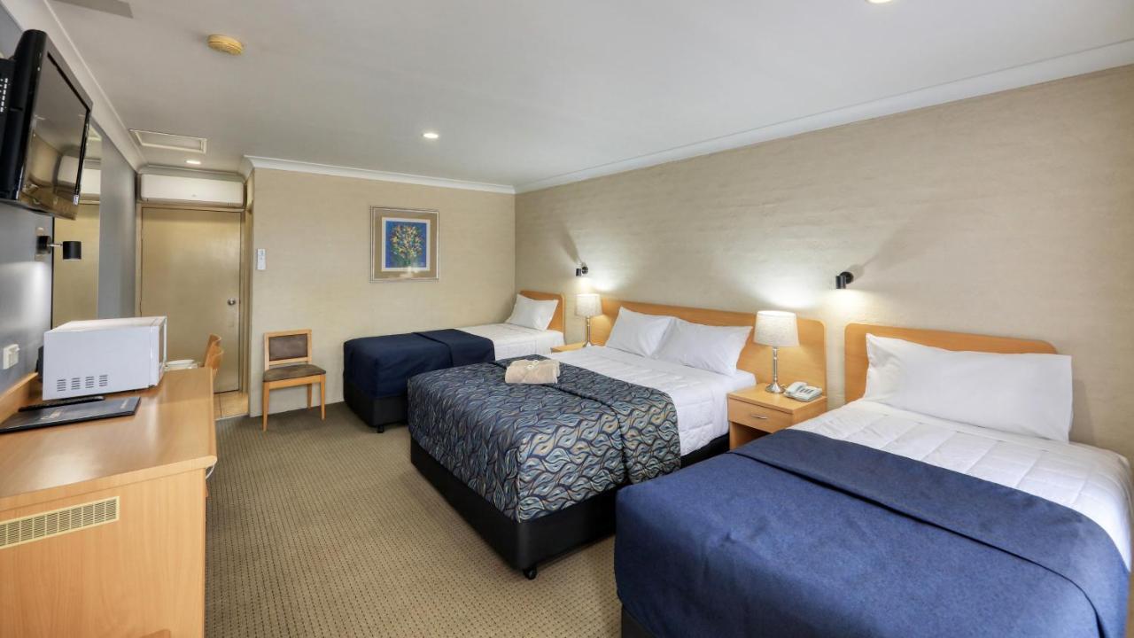 Edward Parry Motel And Apartments Tamworth Bagian luar foto