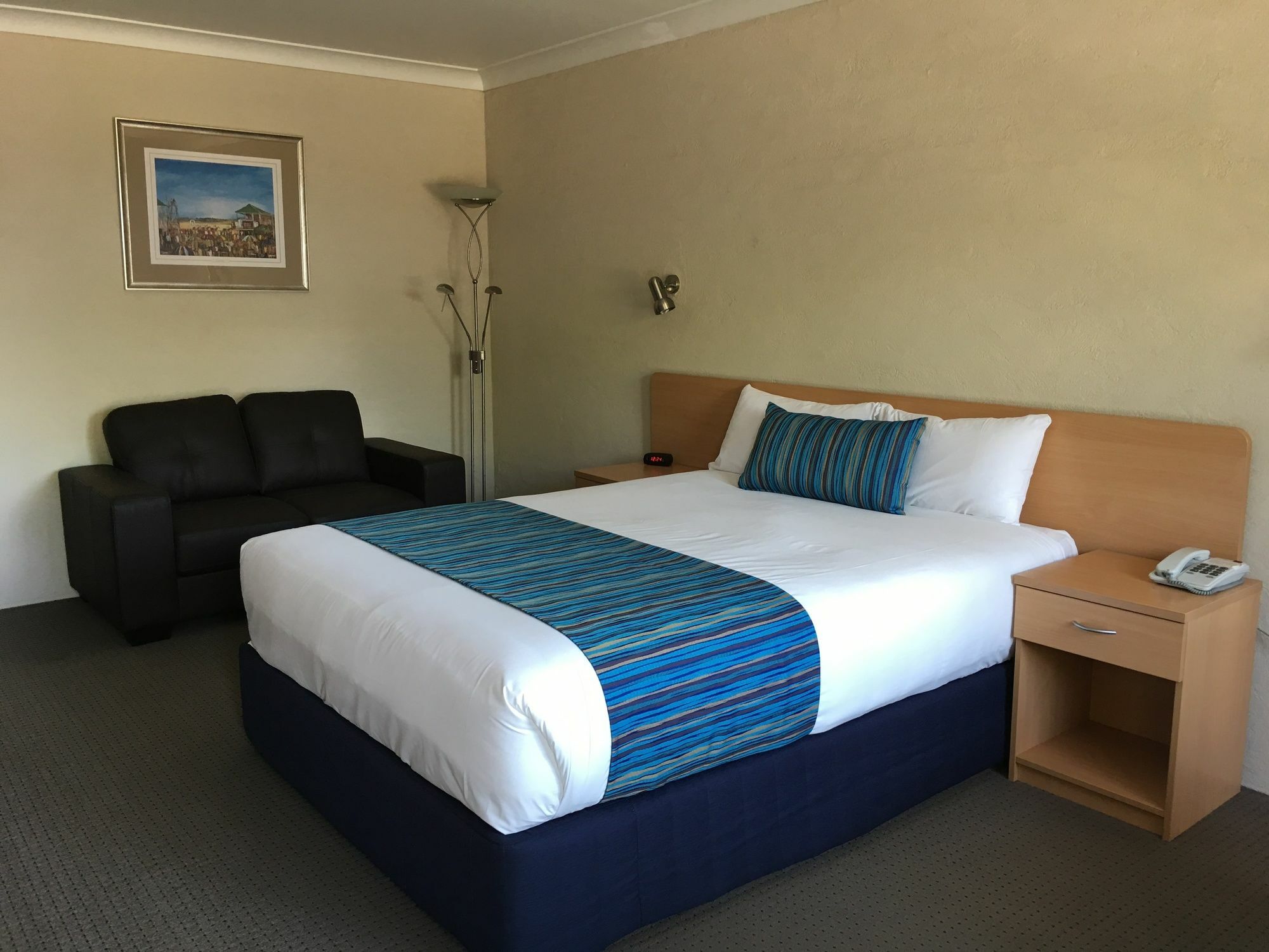Edward Parry Motel And Apartments Tamworth Bagian luar foto
