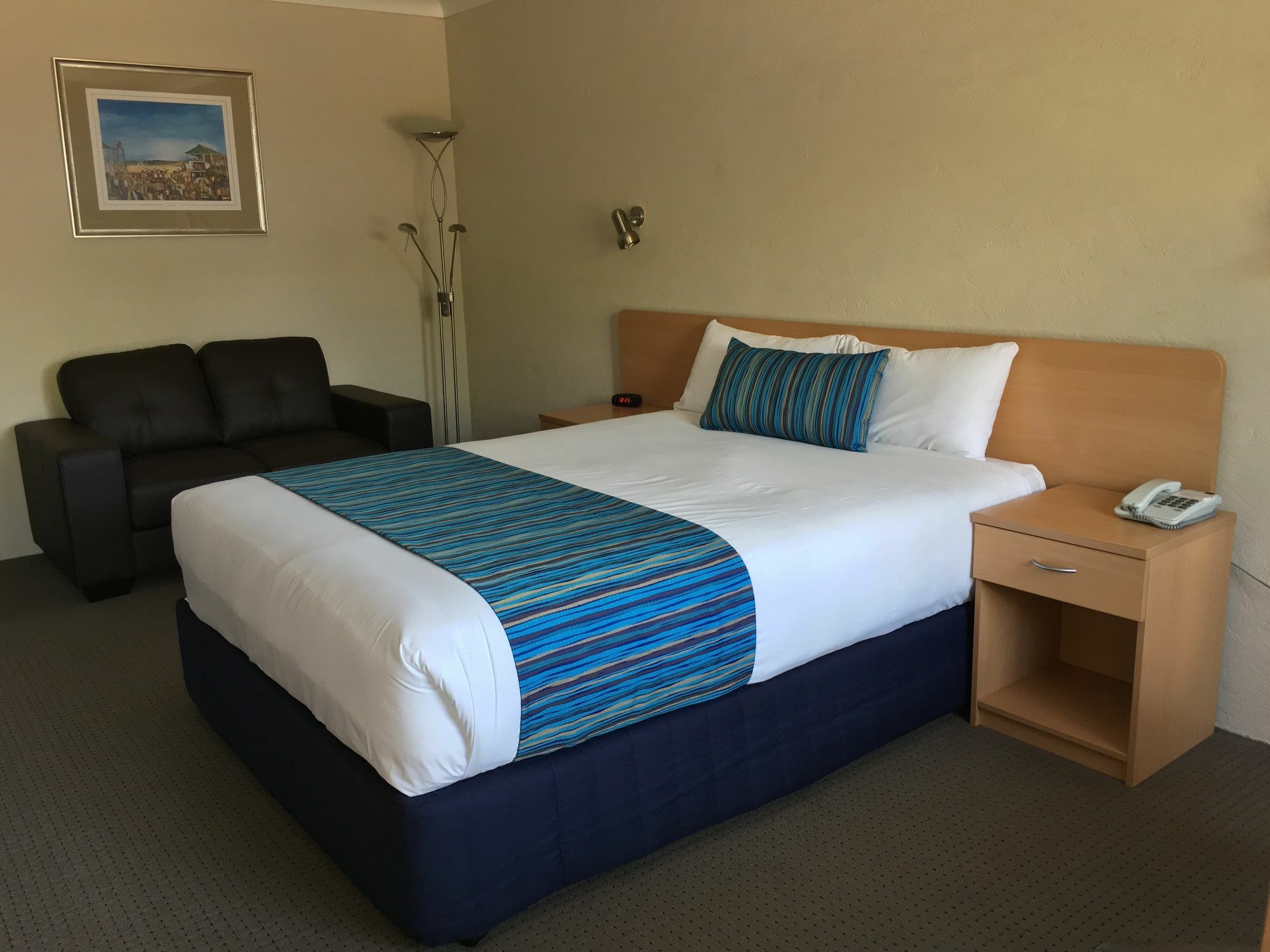 Edward Parry Motel And Apartments Tamworth Bagian luar foto