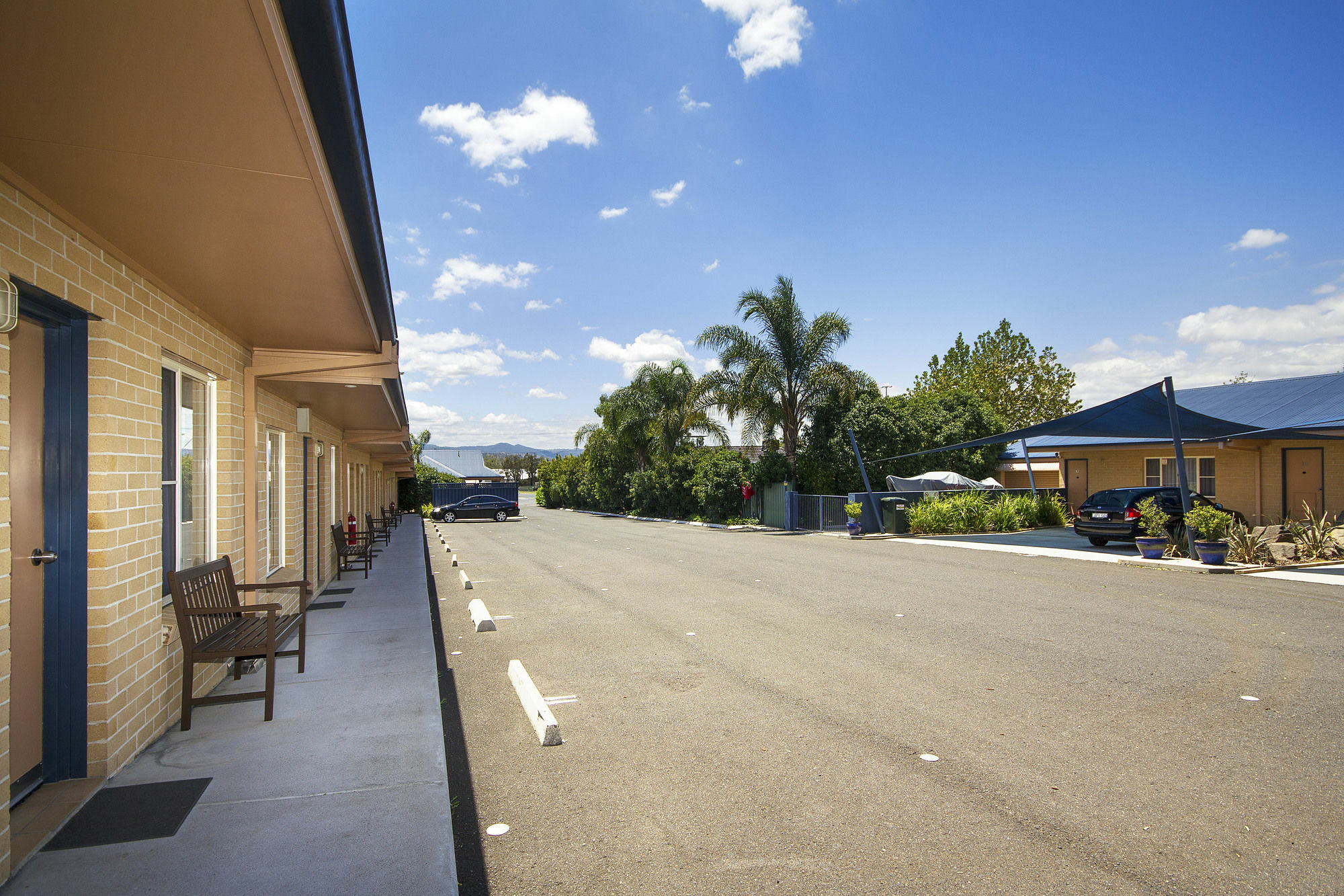 Edward Parry Motel And Apartments Tamworth Bagian luar foto