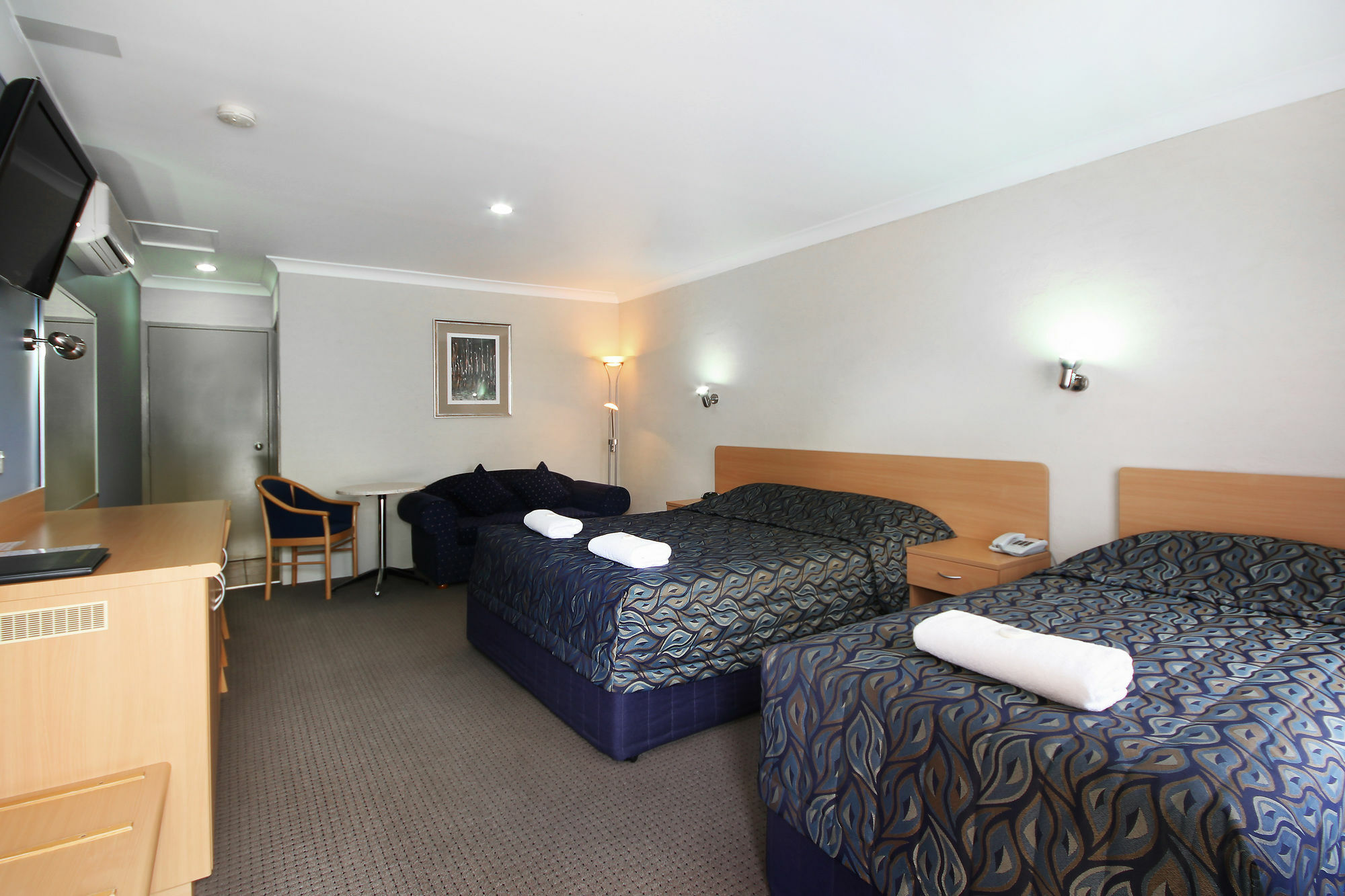 Edward Parry Motel And Apartments Tamworth Bagian luar foto