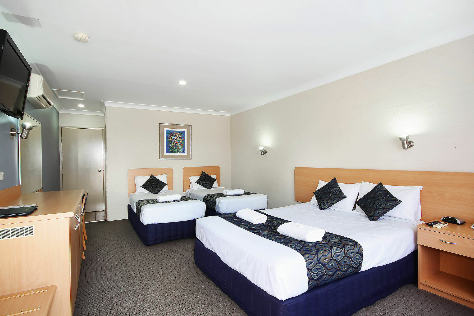 Edward Parry Motel And Apartments Tamworth Bagian luar foto