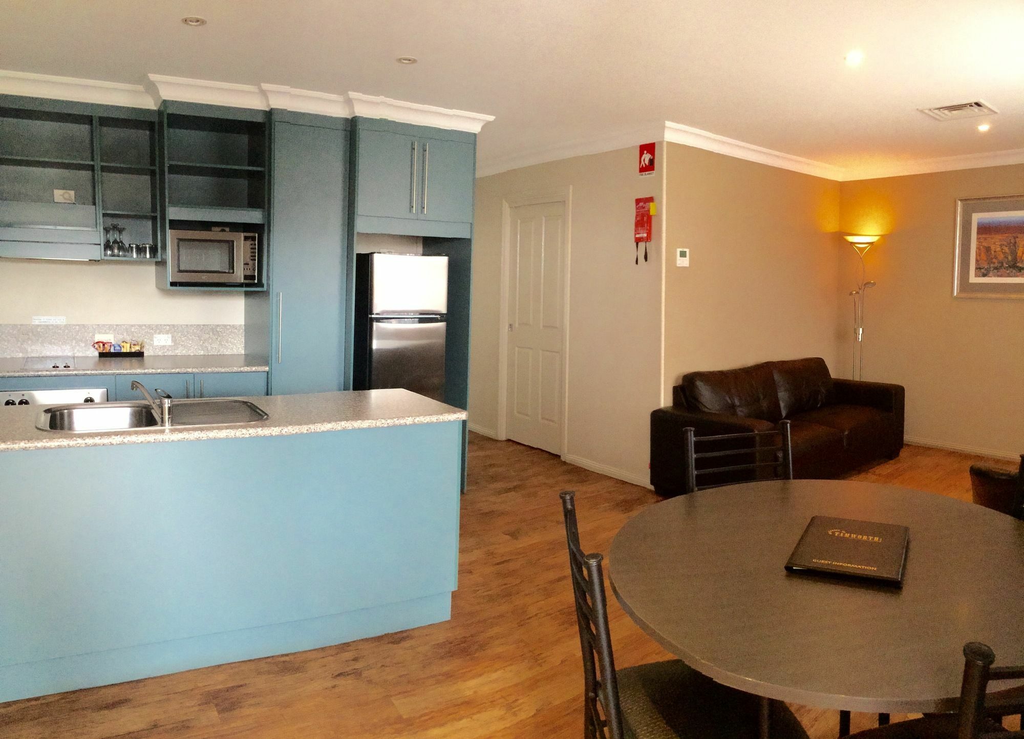 Edward Parry Motel And Apartments Tamworth Bagian luar foto