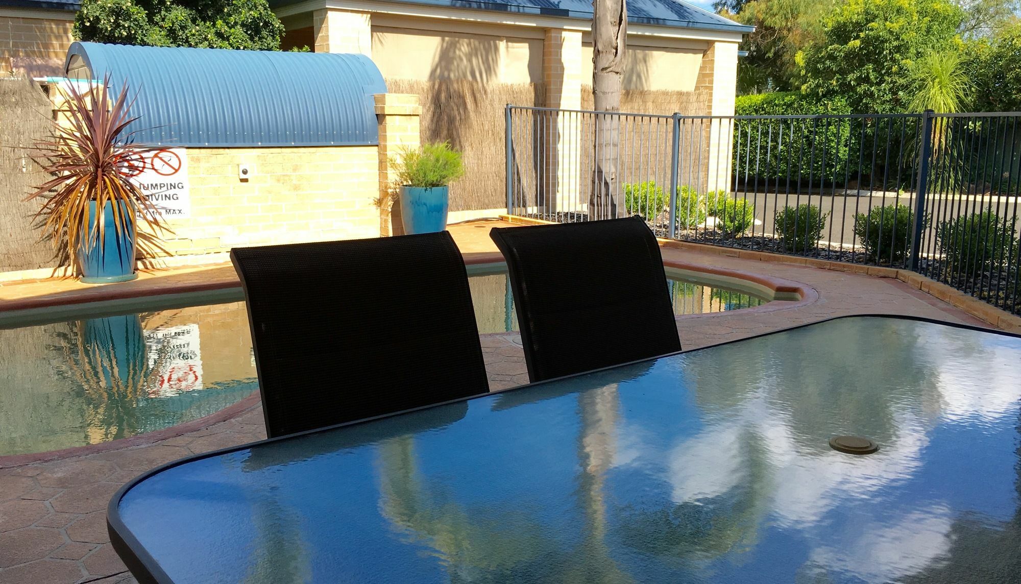 Edward Parry Motel And Apartments Tamworth Bagian luar foto